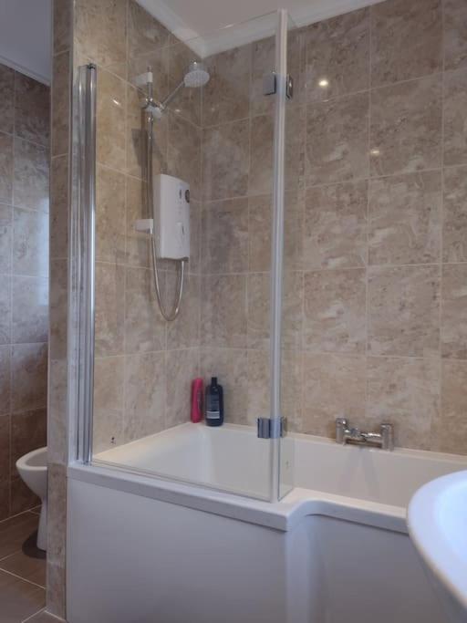 33 Valentia Place Villa Нюкасъл Екстериор снимка