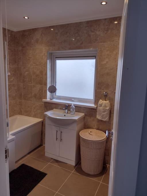 33 Valentia Place Villa Нюкасъл Екстериор снимка